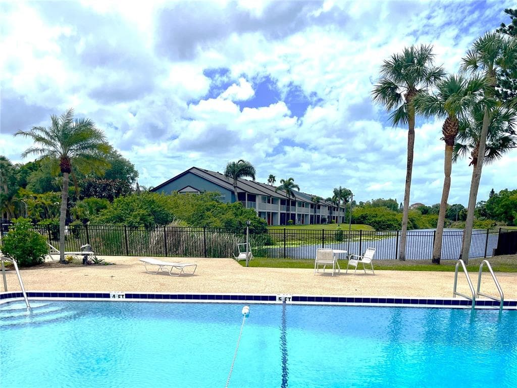 2724 HIDDEN LAKE BOULEVARD # A, SARASOTA, FL 34237 — zdjęcie 3