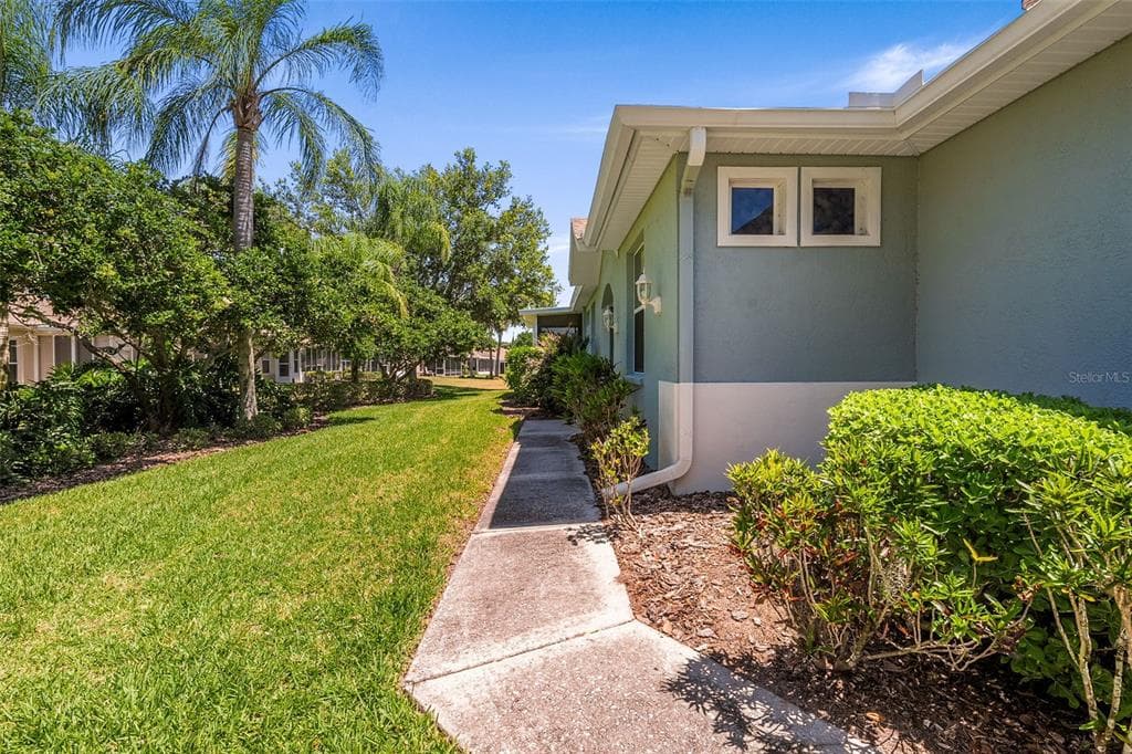 1204 HUNTINGTON GREENS DRIVE # 1204, SUN CITY CENTER, FL 33573 — zdjęcie 4