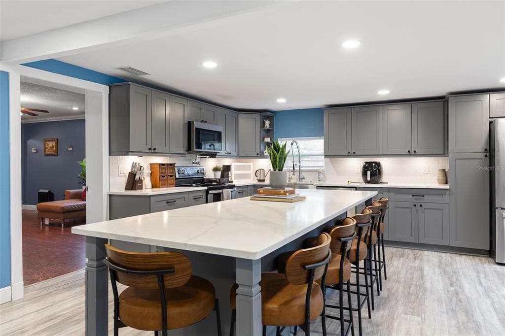 1224 80TH AVENUE N, ST PETERSBURG, FL 33702 — zdjęcie 4