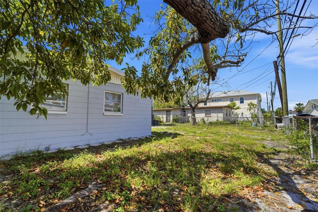 3235 EMERSON AVENUE S, ST PETERSBURG, FL 33712 — zdjęcie 3
