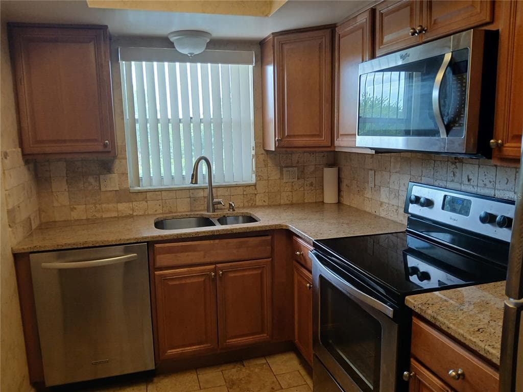 5880 38TH AVENUE N # 304, ST PETERSBURG, FL 33710 — zdjęcie 2