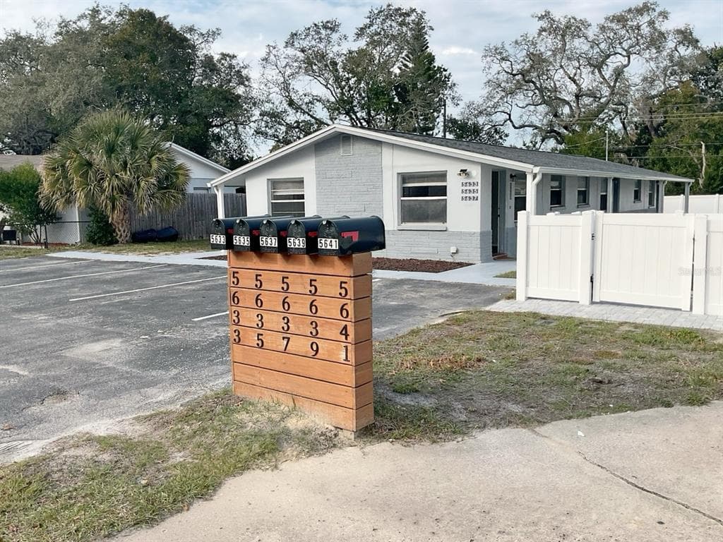 5633 GOLDEN NUGGET DRIVE, HOLIDAY, FL 34690 — zdjęcie 2