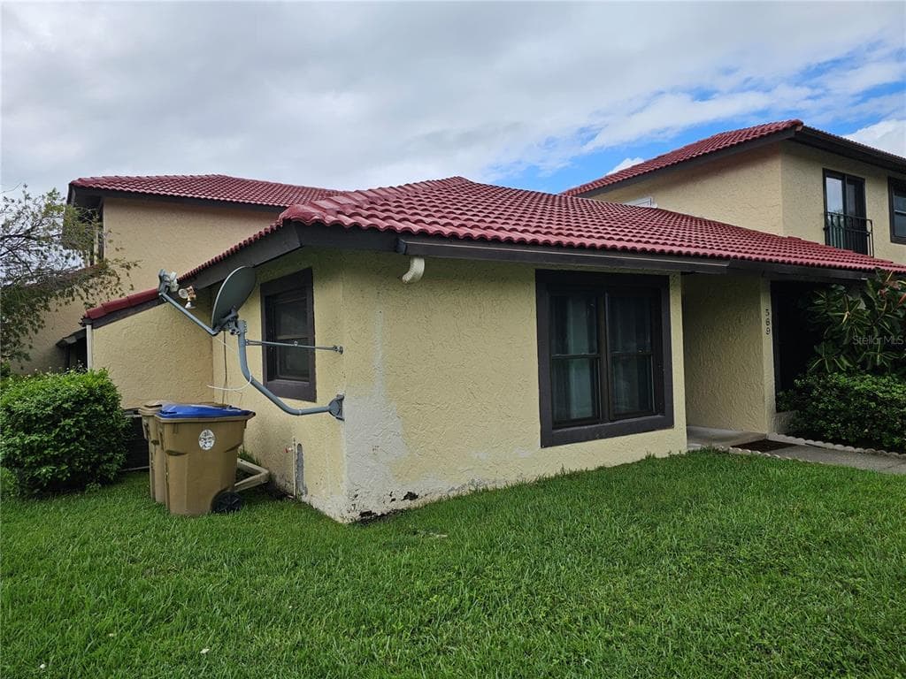 569 HUNTER CIRCLE, KISSIMMEE, FL 34758