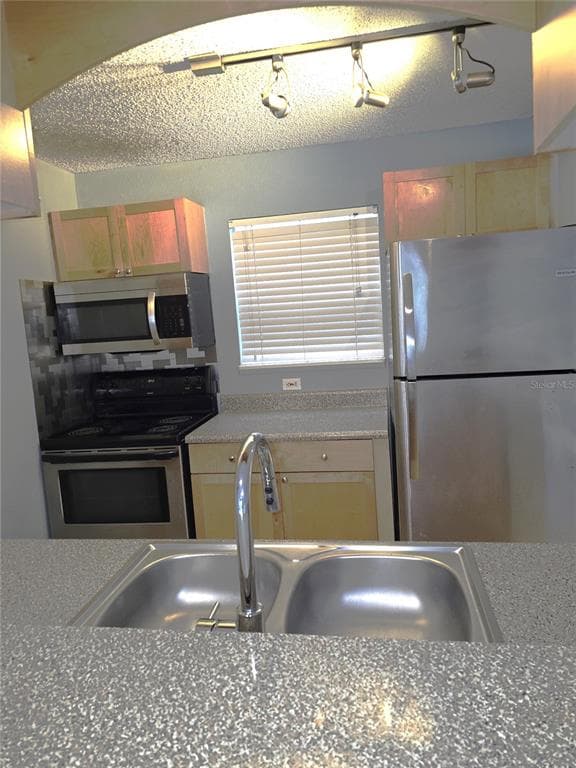2500 WINDING CREEK BOULEVARD # E205, CLEARWATER, FL 33761 — zdjęcie 4