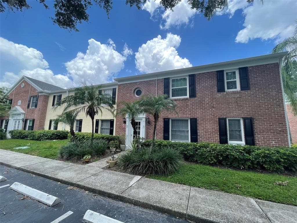 13686 ORANGE SUNSET DR # 201, TAMPA, FL 33618