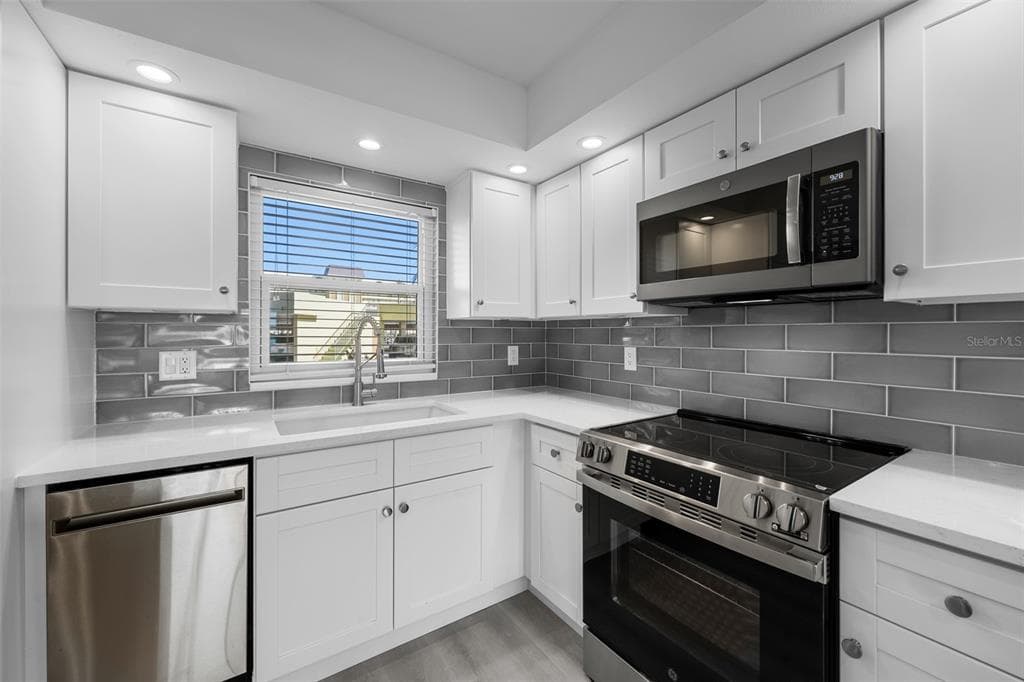 4775 COVE CIRCLE # 103, ST PETERSBURG, FL 33708 — zdjęcie 4