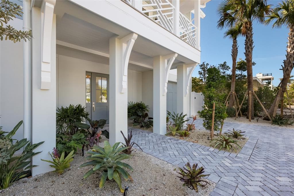215 SYCAMORE AVENUE, ANNA MARIA, FL 34216 — zdjęcie 2