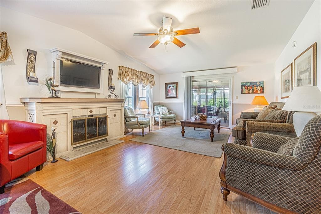 37627 LORENA AVENUE, ZEPHYRHILLS, FL 33541 — zdjęcie 5