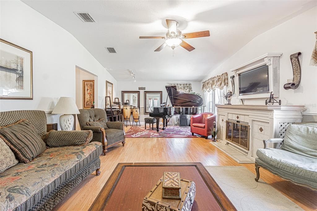 37627 LORENA AVENUE, ZEPHYRHILLS, FL 33541 — zdjęcie 4