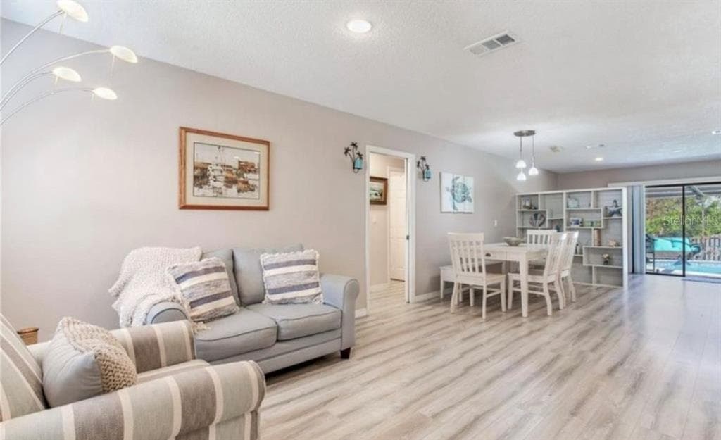 5875 BAY PINES LAKES BOULEVARD, ST PETERSBURG, FL 33708 — zdjęcie 2