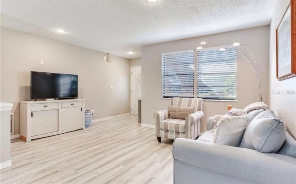 5875 BAY PINES LAKES BOULEVARD, ST PETERSBURG, FL 33708 — zdjęcie 4