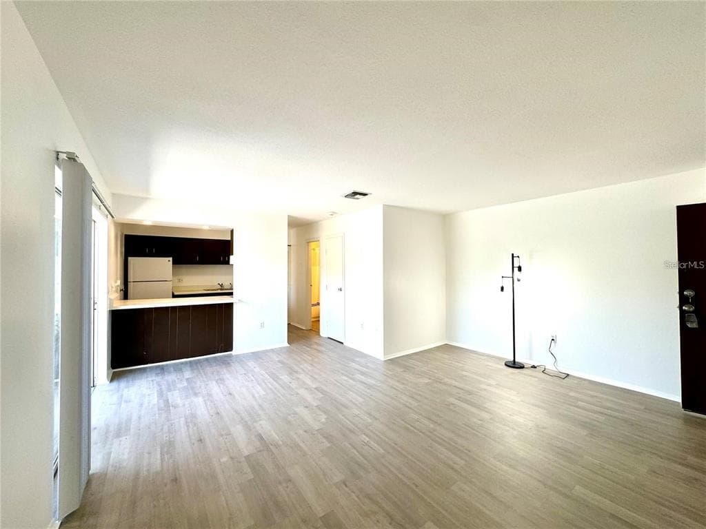 2632 HIDDEN LAKE DRIVE N # E, SARASOTA, FL 34237 — zdjęcie 4