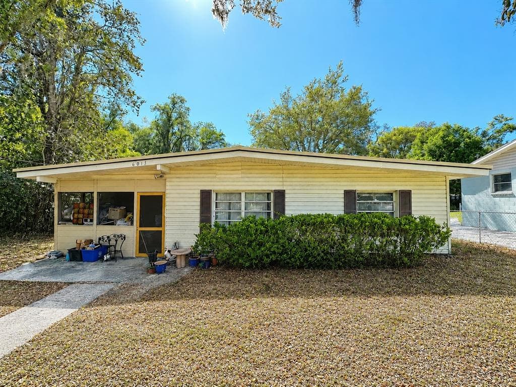 6013 IDLE A WHILE CIRCLE, DADE CITY, FL 33523