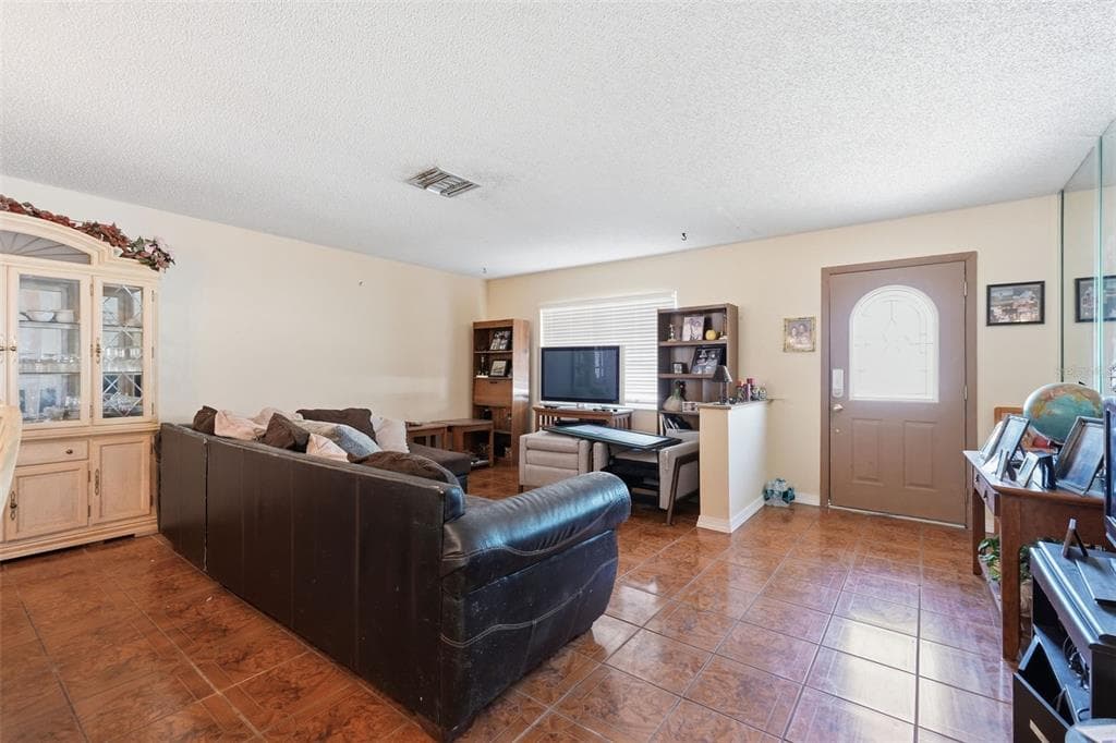 636 TESSIER COURT, TARPON SPRINGS, FL 34689 — zdjęcie 3