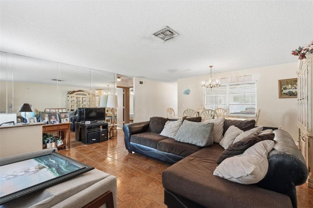 636 TESSIER COURT, TARPON SPRINGS, FL 34689 — zdjęcie 5