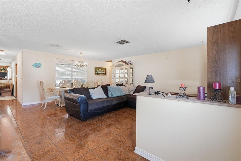 636 TESSIER COURT, TARPON SPRINGS, FL 34689 — zdjęcie 4