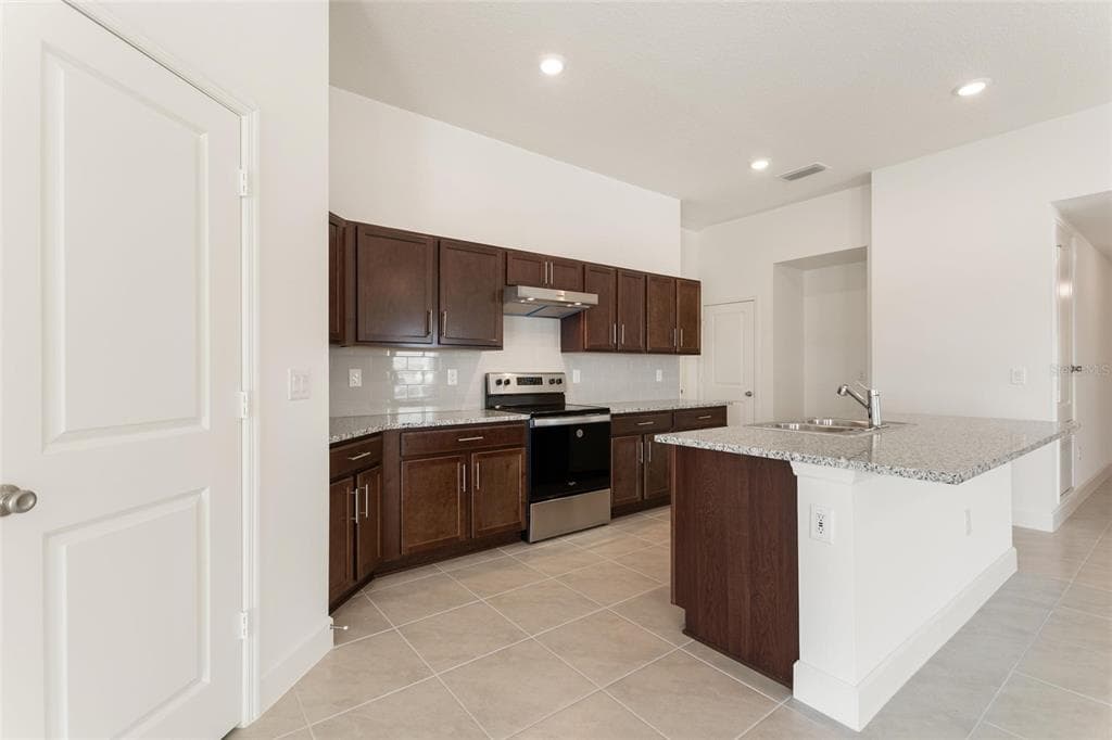 9239 WESTSIDE HILLS DR, DAVENPORT, FL 33896 — zdjęcie 5