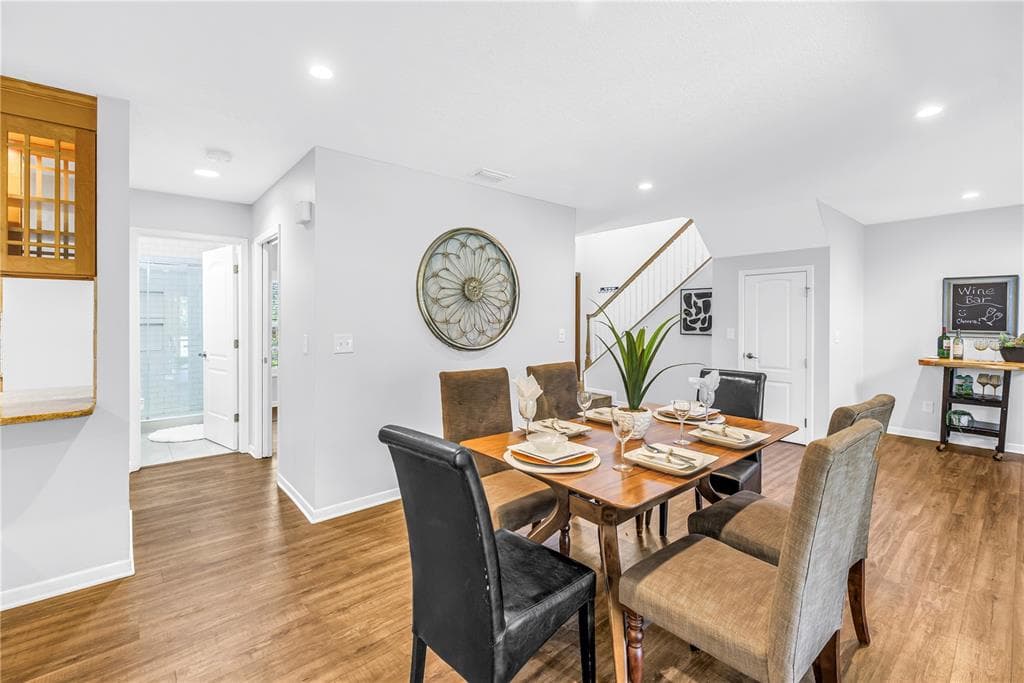 1092 SANABEL COURT NE, ST PETERSBURG, FL 33702 — zdjęcie 5