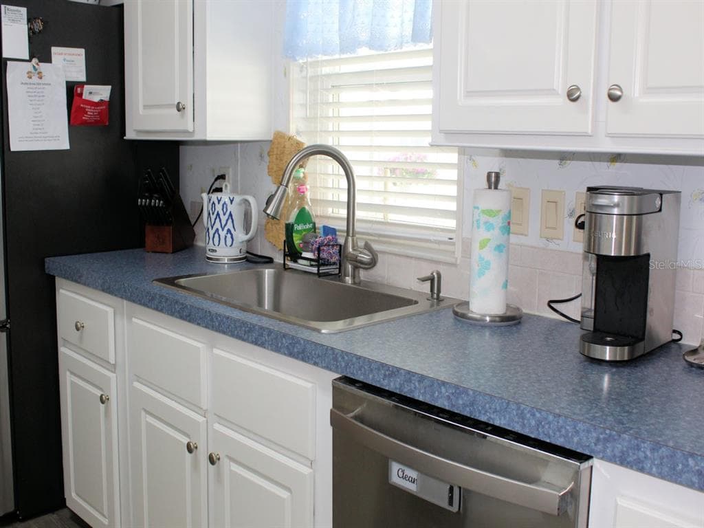 64 THATCH PALM STREET W, LARGO, FL 33770 — zdjęcie 4