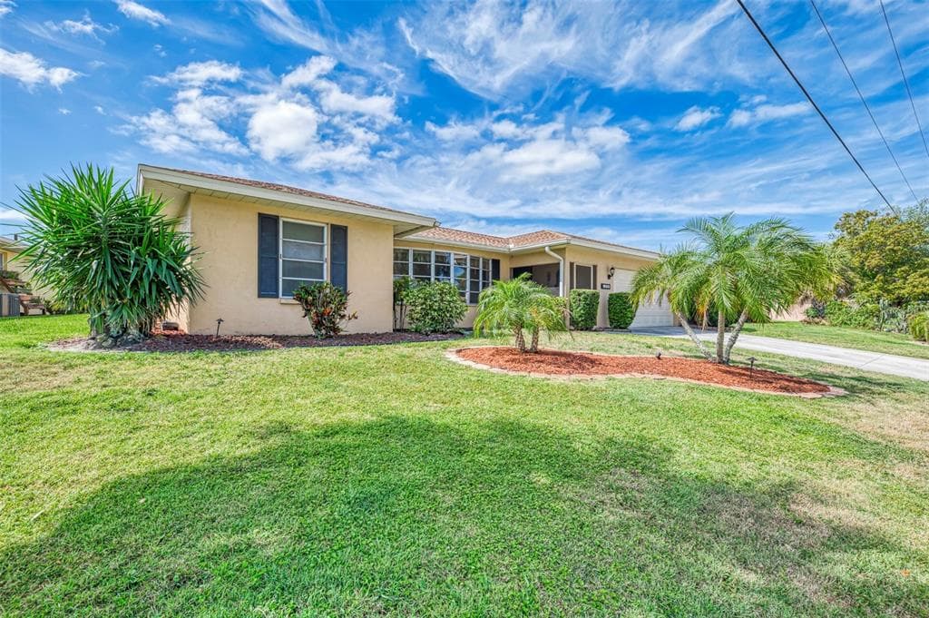 1290 LAKESIDE DRIVE, VENICE, FL 34293