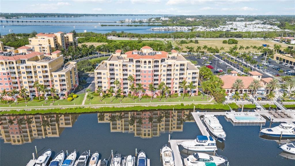 606 RIVIERA DUNES WAY # 302, PALMETTO, FL 34221