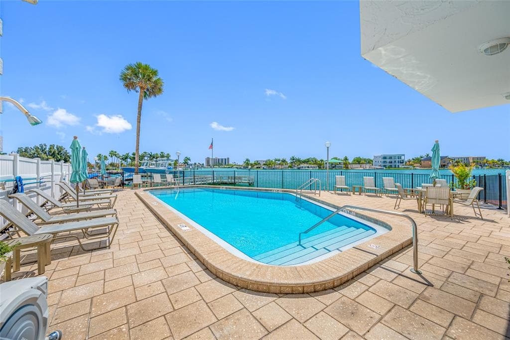285 107TH AVENUE # 306, TREASURE ISLAND, FL 33706 — zdjęcie 3