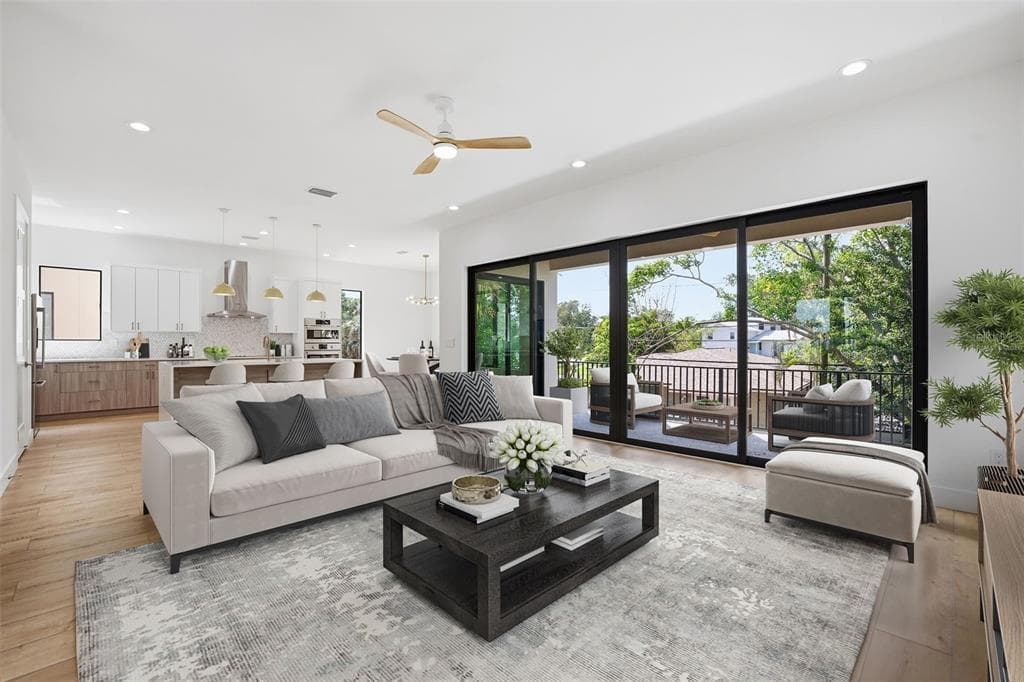 1943 SHORE ACRES BOULEVARD NE, ST PETERSBURG, FL 33703 — zdjęcie 2