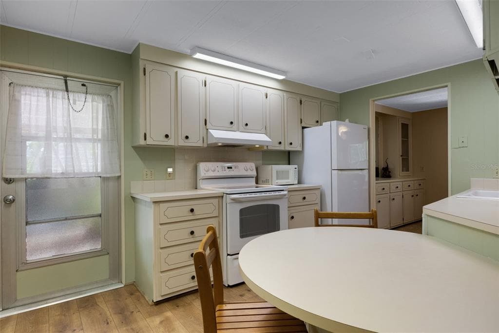 98 CEDAR ELM DRIVE # 32, SAFETY HARBOR, FL 34695 — zdjęcie 2
