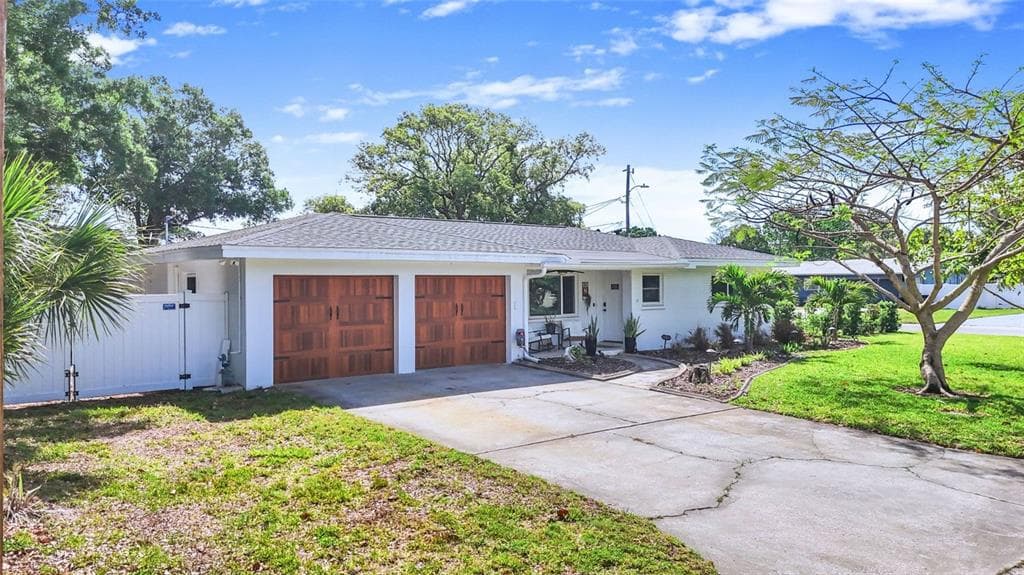 101 N MERCURY AVENUE, CLEARWATER, FL 33765