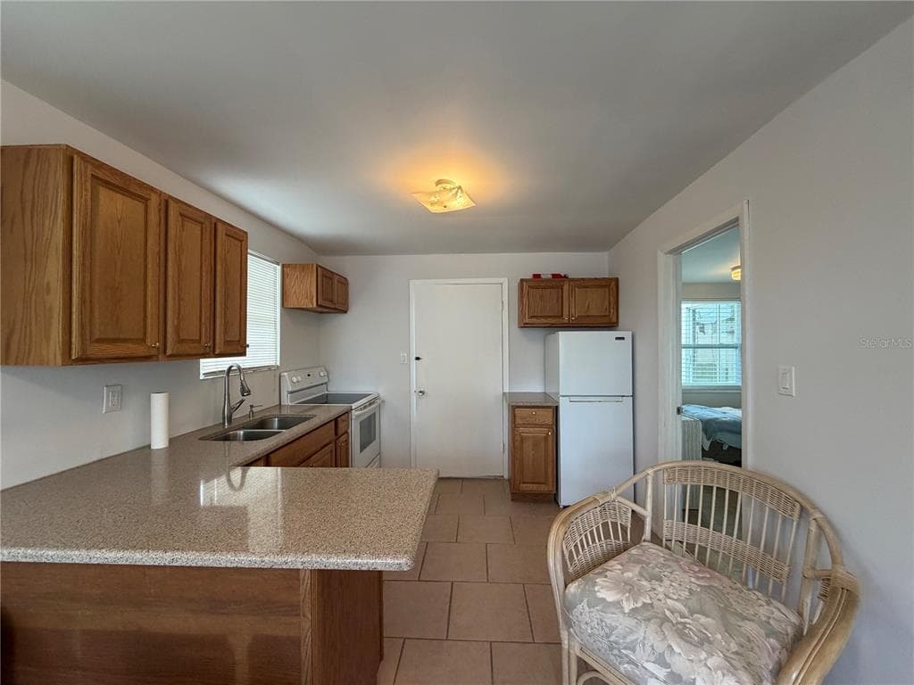 8513 HERBISON AVENUE, NORTH PORT, FL 34287 — zdjęcie 4