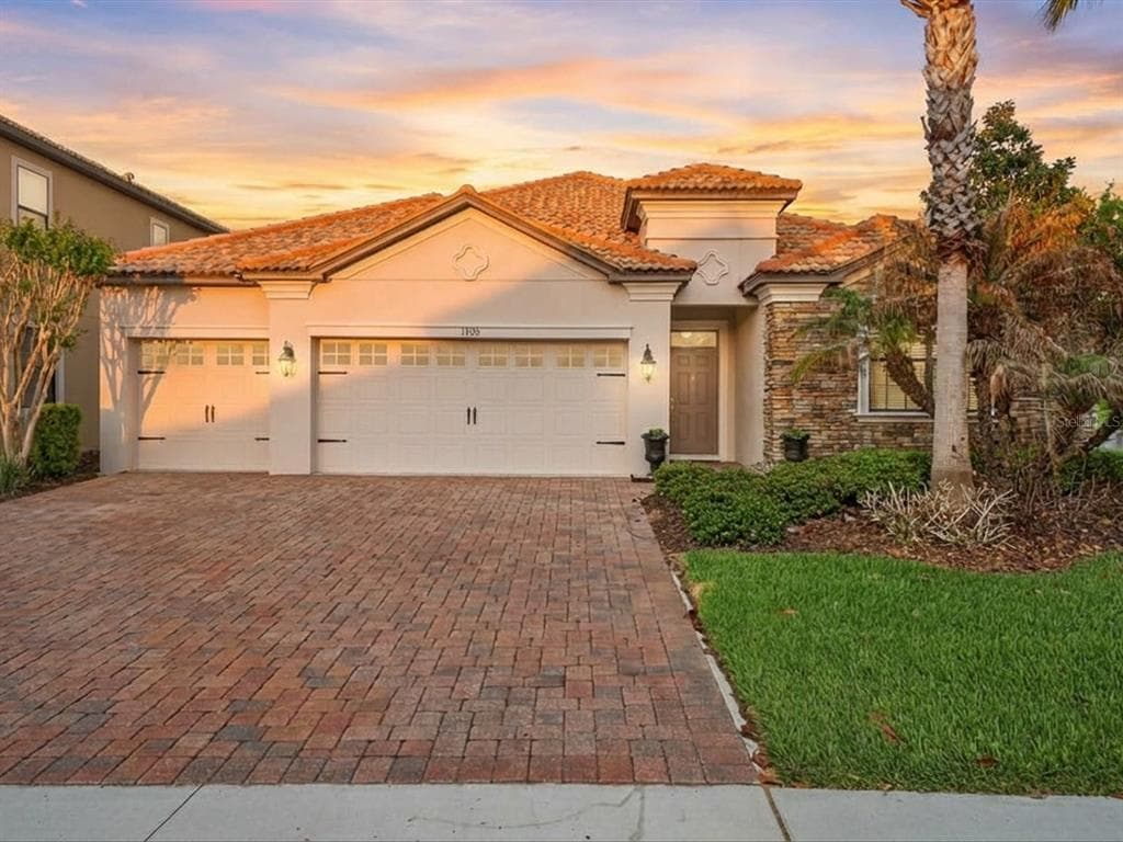 1300 GLENEAGLES LANE, DAVENPORT, FL 33896