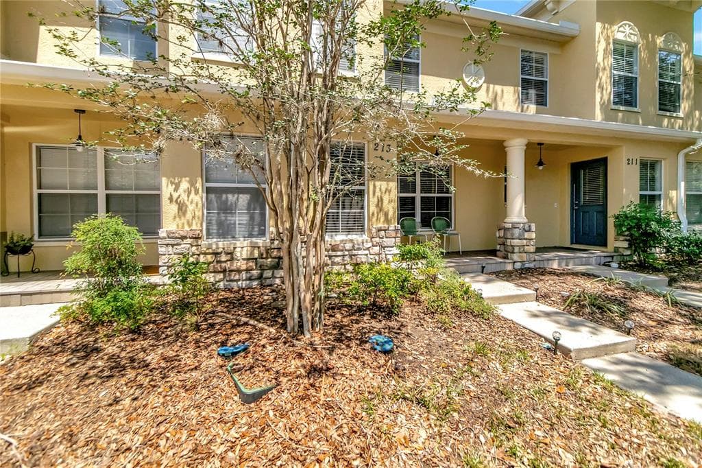 213 DRAW BRIDGE LANE, VALRICO, FL 33594