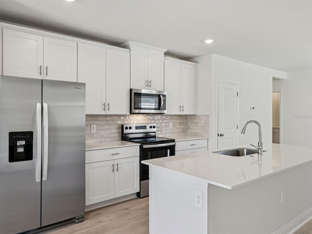 887 SUNSHOWER DRIVE, LADY LAKE, FL 32159 — zdjęcie 4