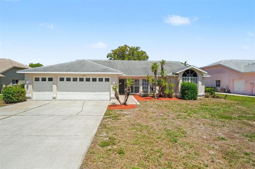 9389 FOX HOLLOW LANE, WEEKI WACHEE, FL 34613