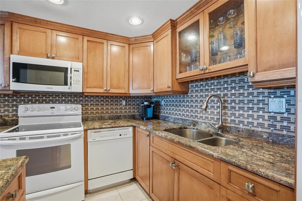 420 64TH AVENUE # 602, ST PETE BEACH, FL 33706 — zdjęcie 4