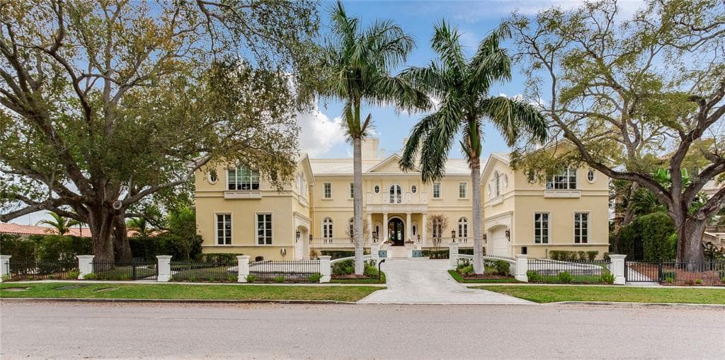52 LADOGA AVENUE, TAMPA, FL 33606