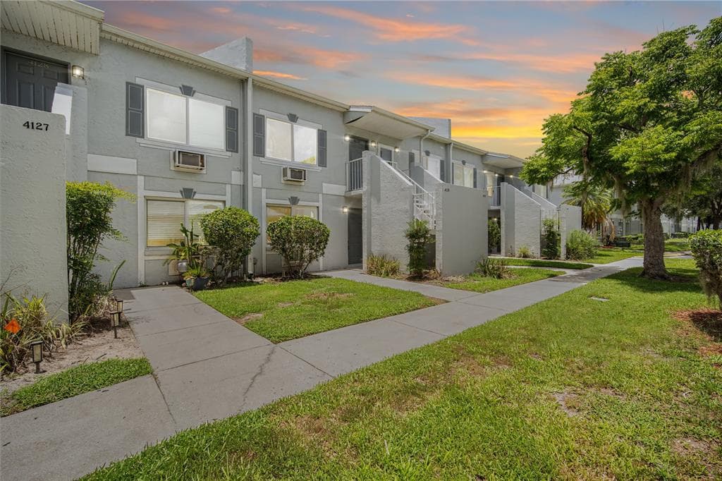 4130 DOLPHIN DRIVE # 203, TAMPA, FL 33617