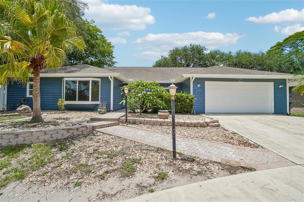 5609 EXECUTIVE DRIVE, NEW PORT RICHEY, FL 34652