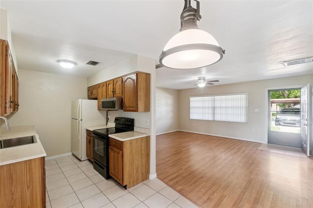 12418 ORANGEWOOD CIRCLE, TAVARES, FL 32778 — zdjęcie 5
