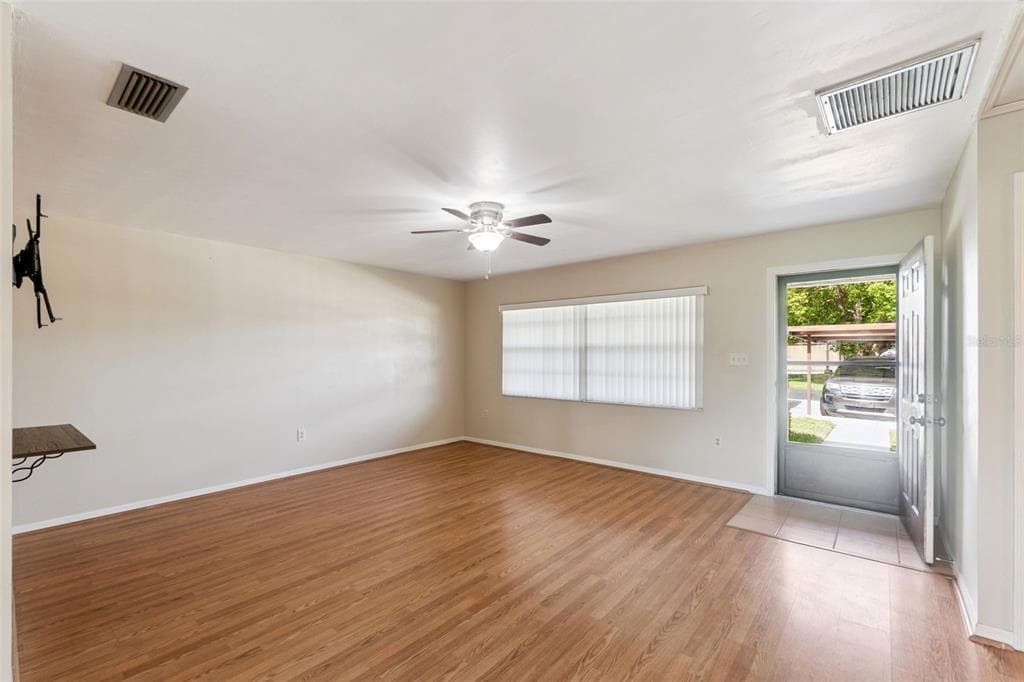 12418 ORANGEWOOD CIRCLE, TAVARES, FL 32778 — zdjęcie 4