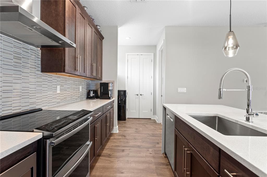 2521 11TH PLACE N, ST PETERSBURG, FL 33713 — zdjęcie 4