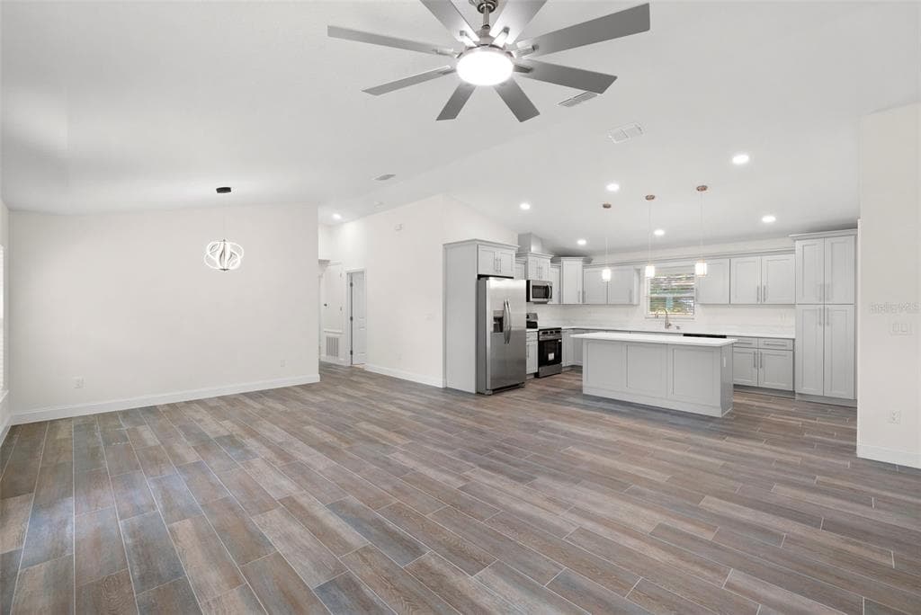5062 80TH LANE N, ST PETERSBURG, FL 33709 — zdjęcie 4