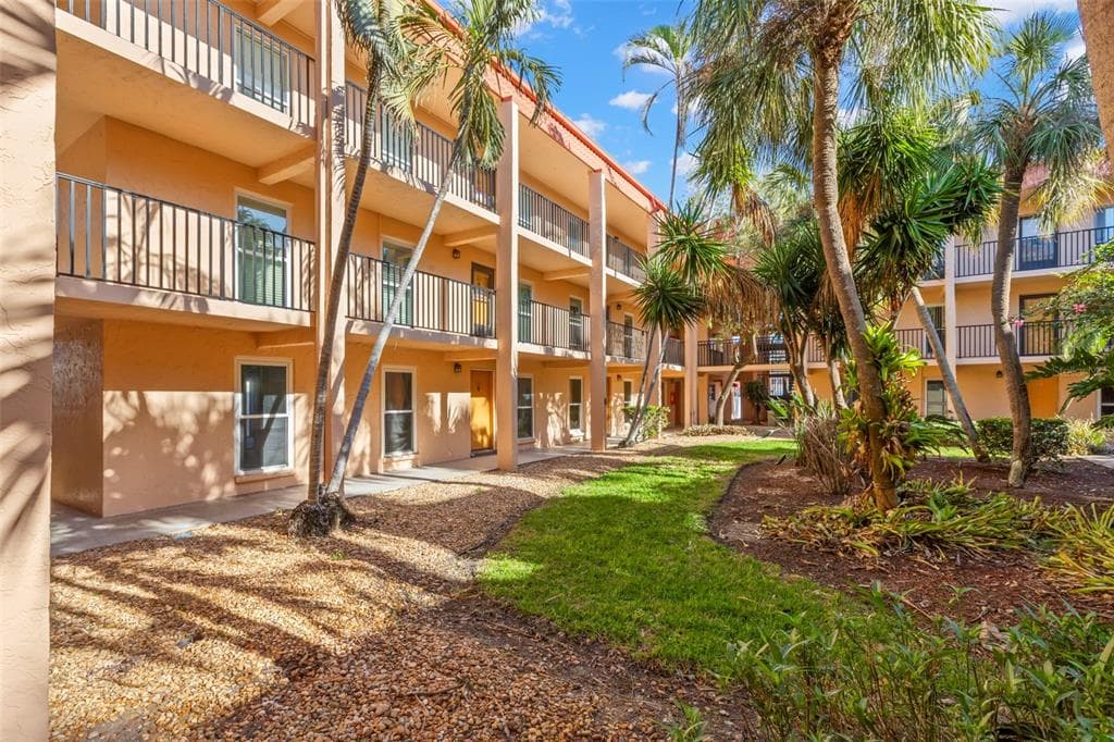 8911 BLIND PASS ROAD # 214, ST PETE BEACH, FL 33706 — zdjęcie 3