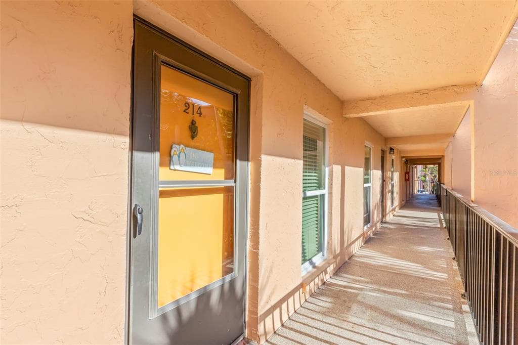 8911 BLIND PASS ROAD # 214, ST PETE BEACH, FL 33706 — zdjęcie 5