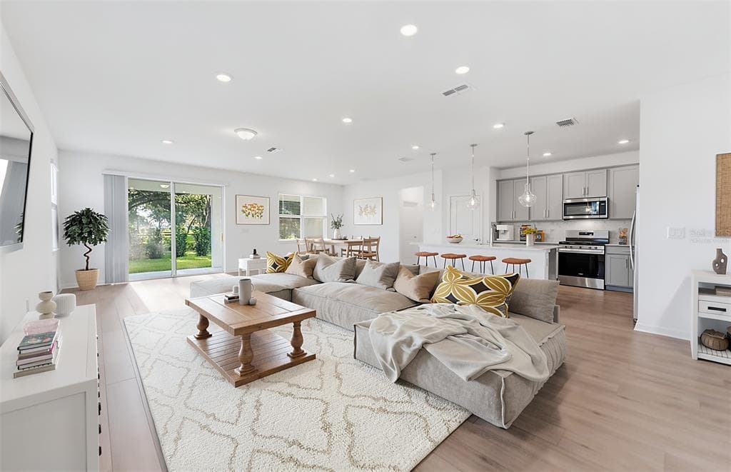 37834 CLINCH CIRCLE, ZEPHYRHILLS, FL 33540 — zdjęcie 2
