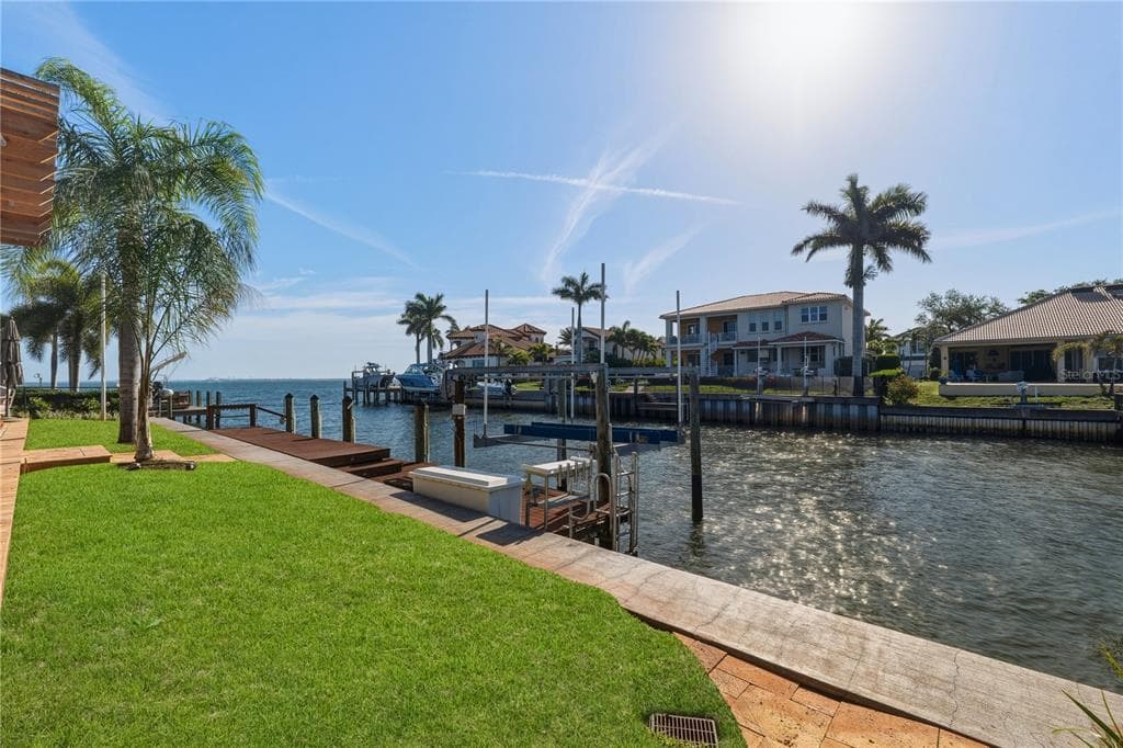 2080 HAWAII AVENUE NE, ST PETERSBURG, FL 33703 — zdjęcie 2