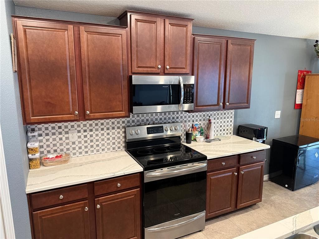 6629 WAGON TRAIL STREET, ZEPHYRHILLS, FL 33541 — zdjęcie 4
