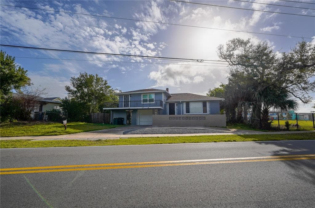1208 N HALIFAX AVENUE, DAYTONA BEACH, FL 32118