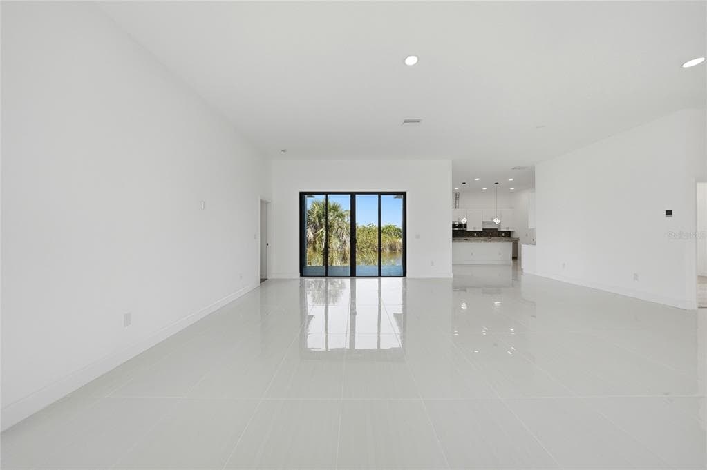 15096 LAKELAND CIRCLE, PORT CHARLOTTE, FL 33981 — zdjęcie 5