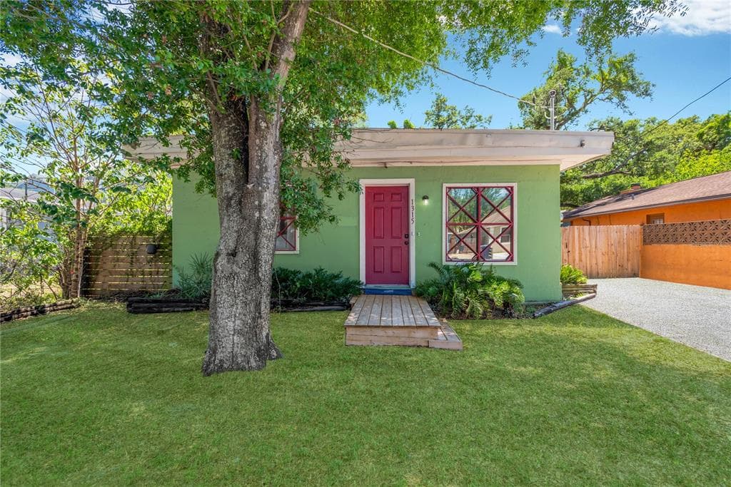 1315 E OSBORNE AVENUE, TAMPA, FL 33603